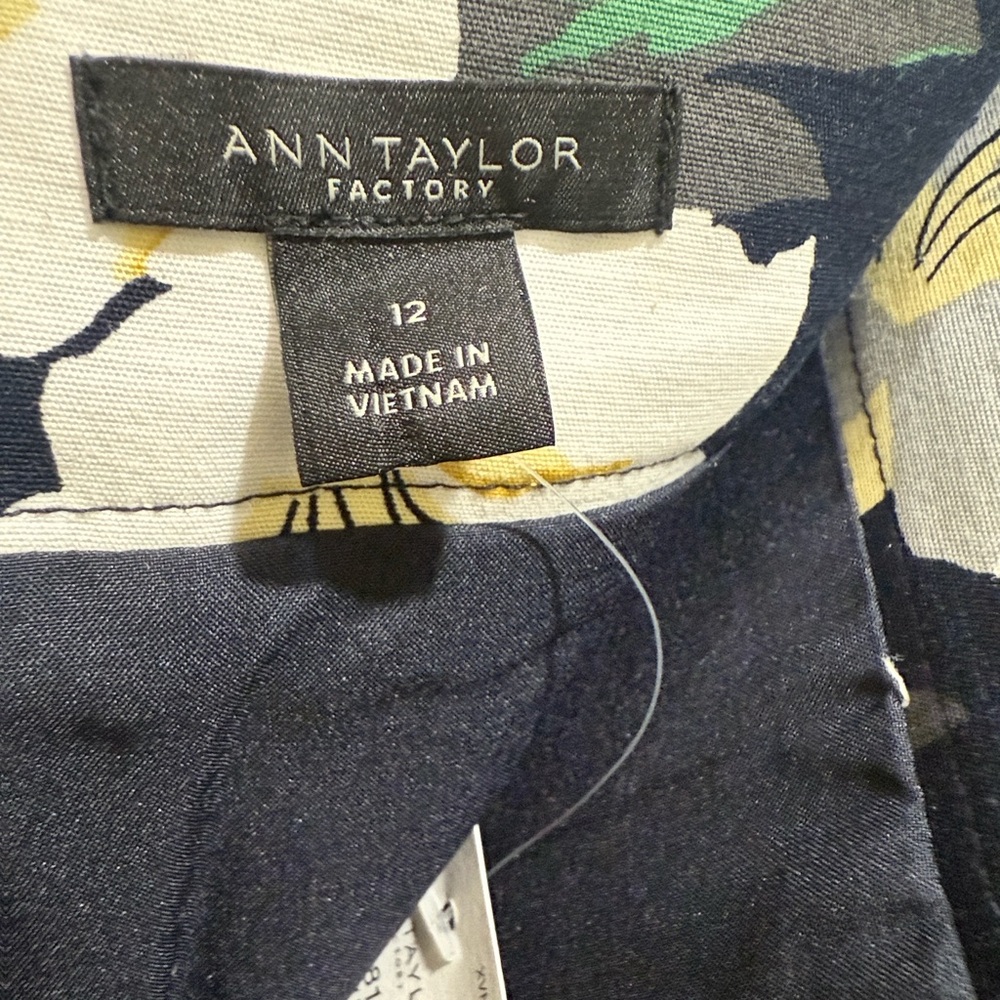 Ann Taylor Factory Floral Pencil Skirt - Navy and White - Picture 8 of 8
